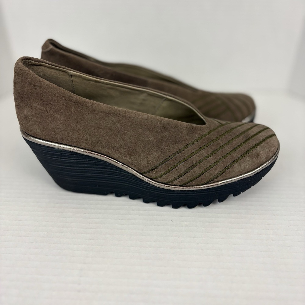 Fly London Women 41 Suede Wedge Pumps Taupe Brown Green Stitch Comfort Shoes - Picture 2 of 13
